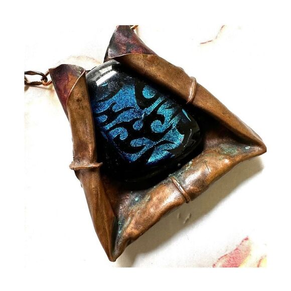 Copper tone blue glass pendant necklace - Picture 4 of 8